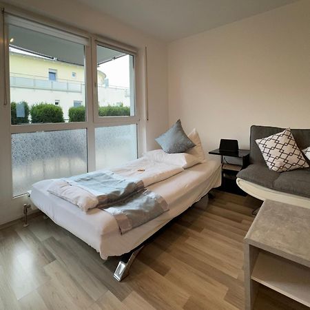 3 Zimmer Apartment In S-Bahn Naehe, 76 Qm, Max 5 Pers, 30Qm Dachterasse, Garage, Internet 1000 Mbit Gärtringen Kültér fotó