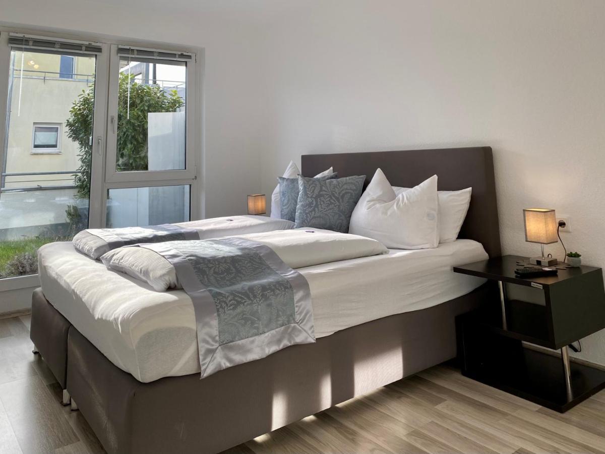 3 Zimmer Apartment In S-Bahn Naehe, 76 Qm, Max 5 Pers, 30Qm Dachterasse, Garage, Internet 1000 Mbit Gärtringen Kültér fotó