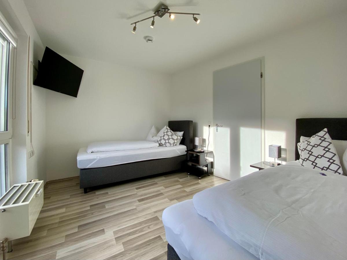 3 Zimmer Apartment In S-Bahn Naehe, 76 Qm, Max 5 Pers, 30Qm Dachterasse, Garage, Internet 1000 Mbit Gärtringen Kültér fotó