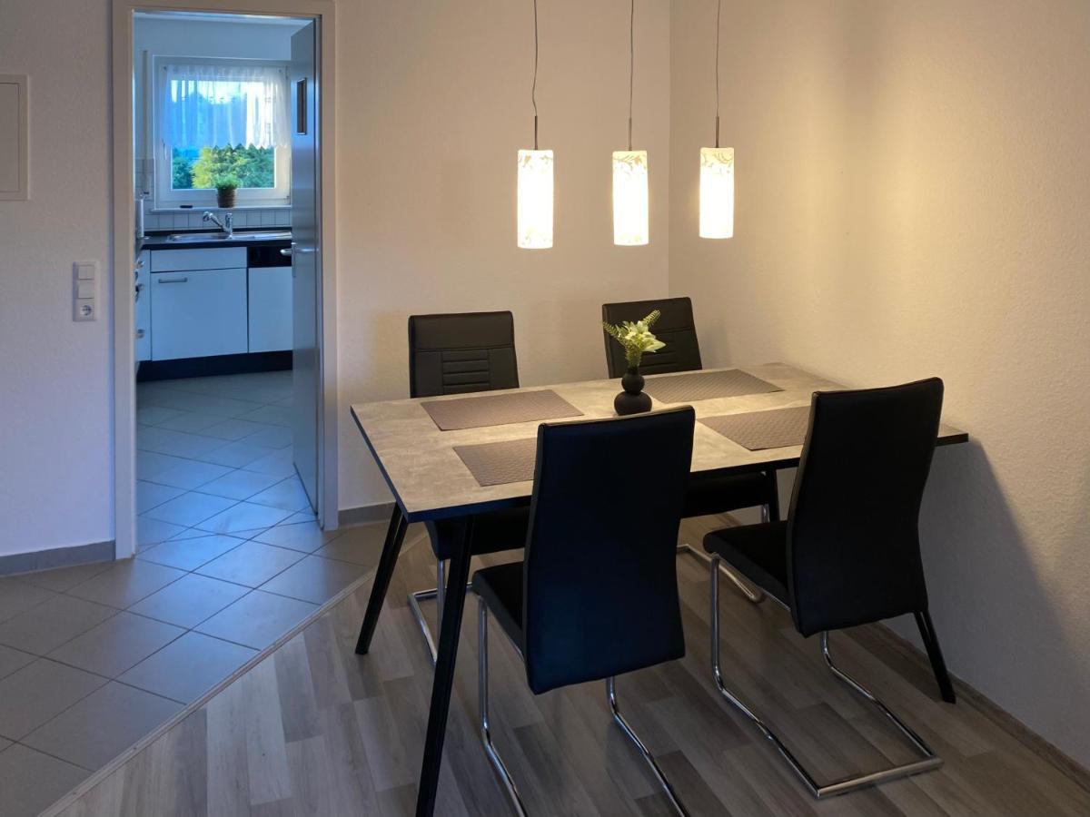 3 Zimmer Apartment In S-Bahn Naehe, 76 Qm, Max 5 Pers, 30Qm Dachterasse, Garage, Internet 1000 Mbit Gärtringen Kültér fotó